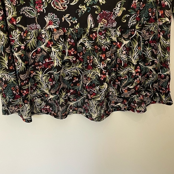 J. Jill long sleeved crew neck bohemian flowy floral top w/ ruffled bottom; XSP - Picture 5 of 7